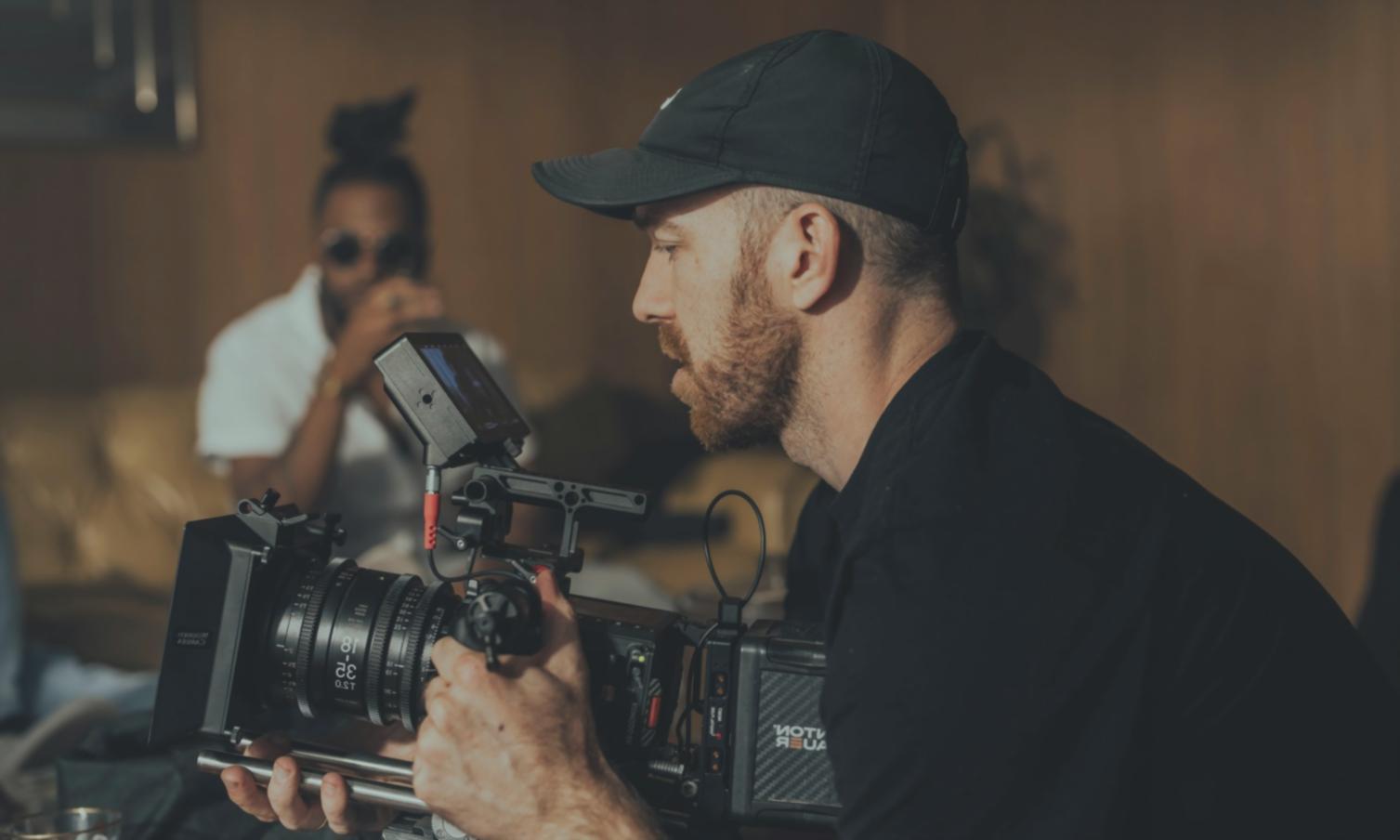 Professionelle Videoausrüstung im Studio